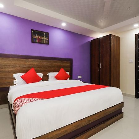 Hotel O Maharaja Gold Új-Delhi Kültér fotó