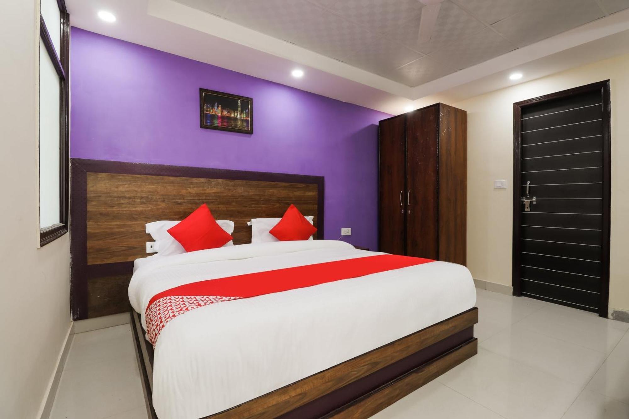 Hotel O Maharaja Gold Új-Delhi Kültér fotó