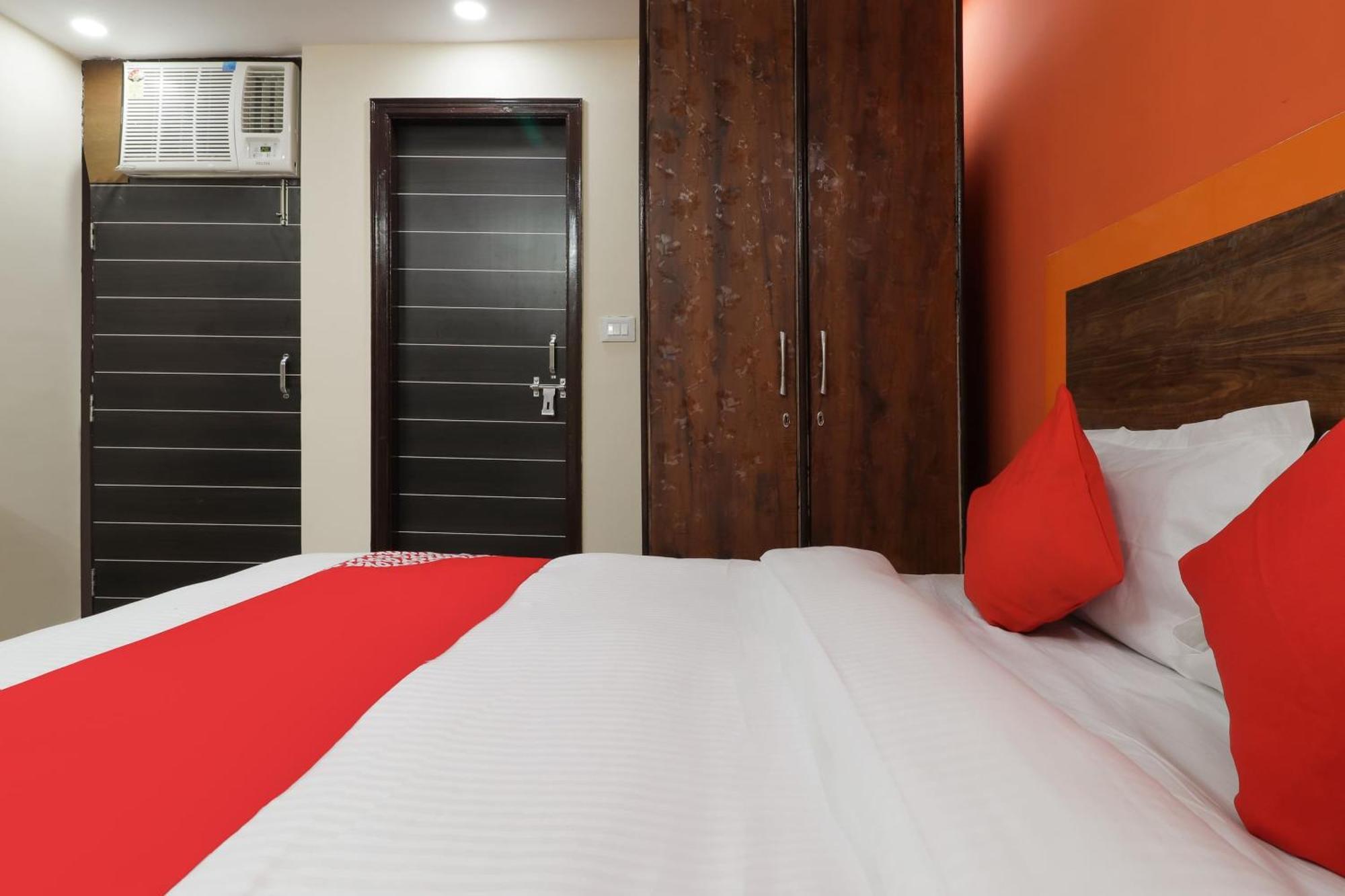 Hotel O Maharaja Gold Új-Delhi Kültér fotó