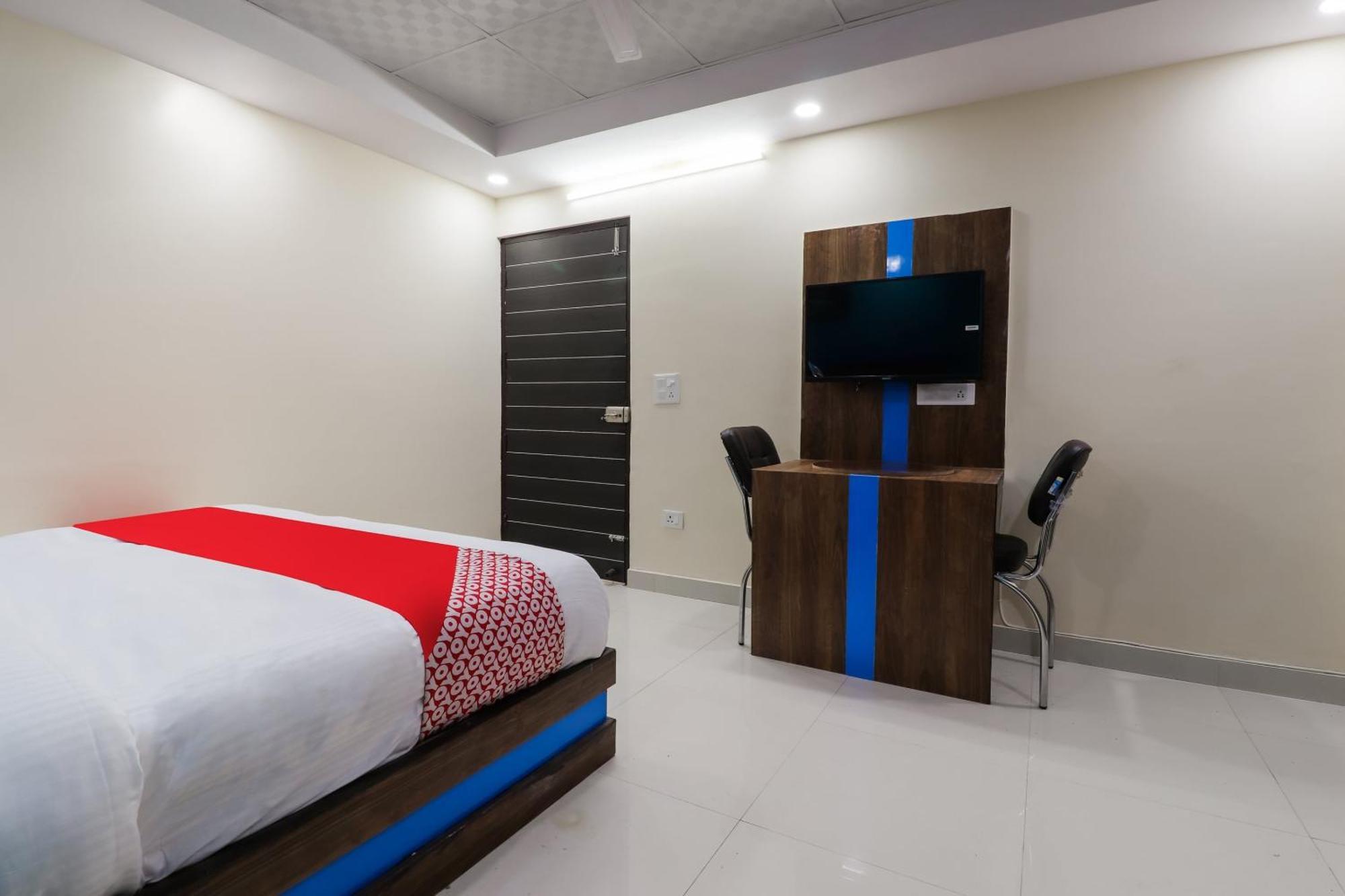 Hotel O Maharaja Gold Új-Delhi Kültér fotó