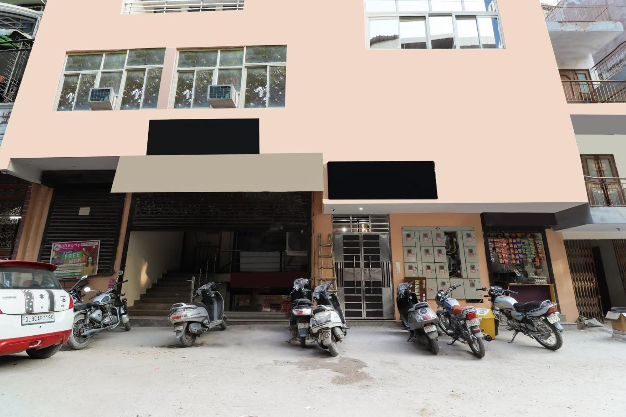 Hotel O Maharaja Gold Új-Delhi Kültér fotó